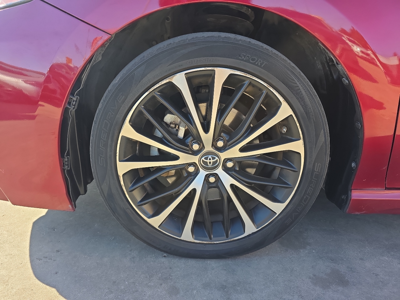 Toyota Camry SE Auto (Natl) 2018