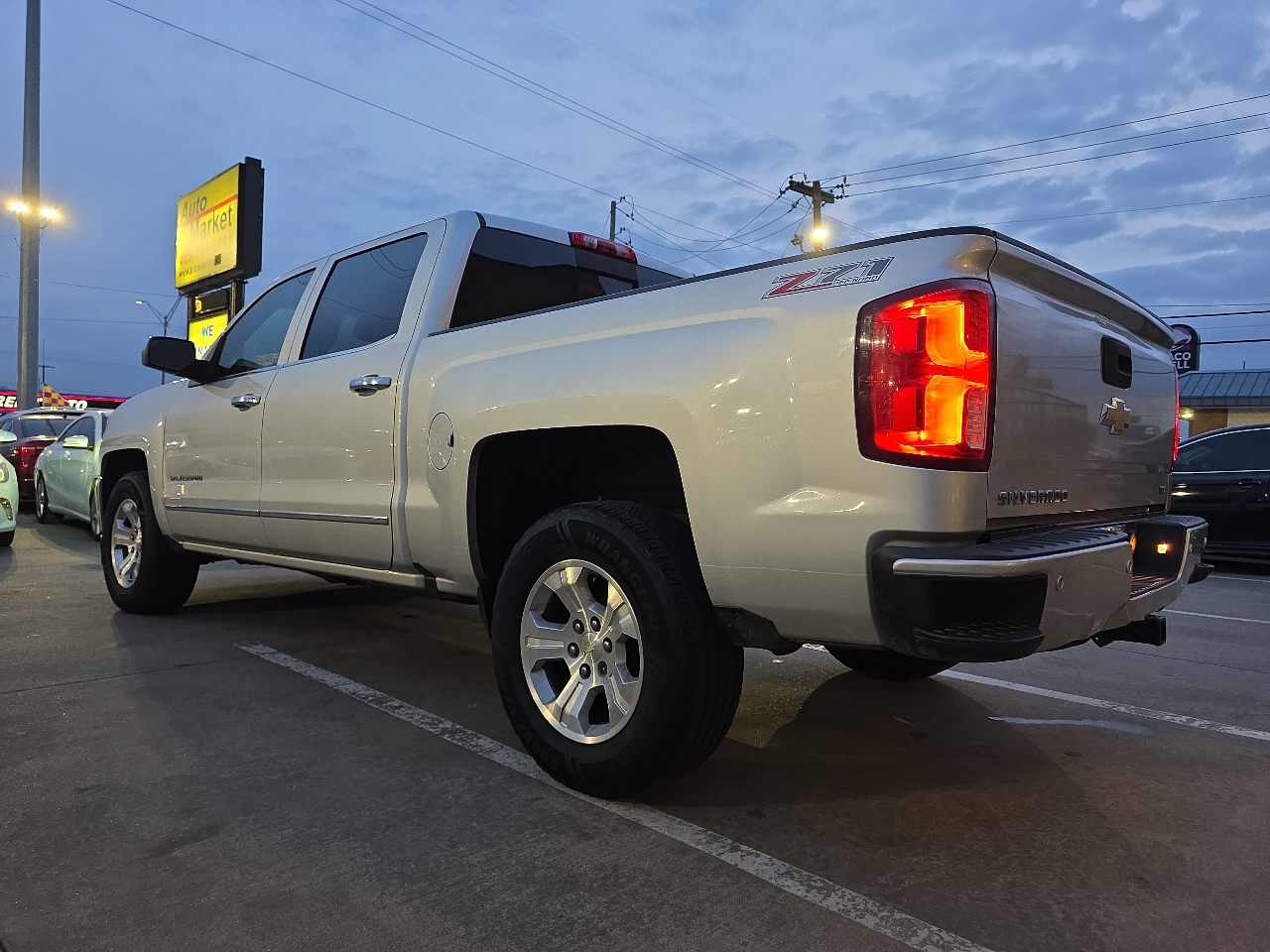 Chevrolet Silverado 1500 4WD Crew Cab 143.5" LTZ w/2LZ 2017