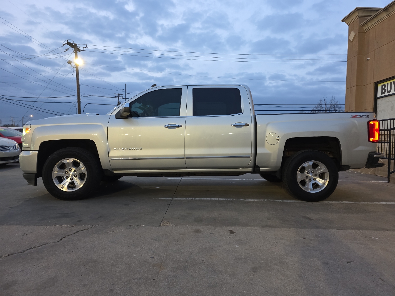 Chevrolet Silverado 1500 4WD Crew Cab 143.5" LTZ w/2LZ 2017