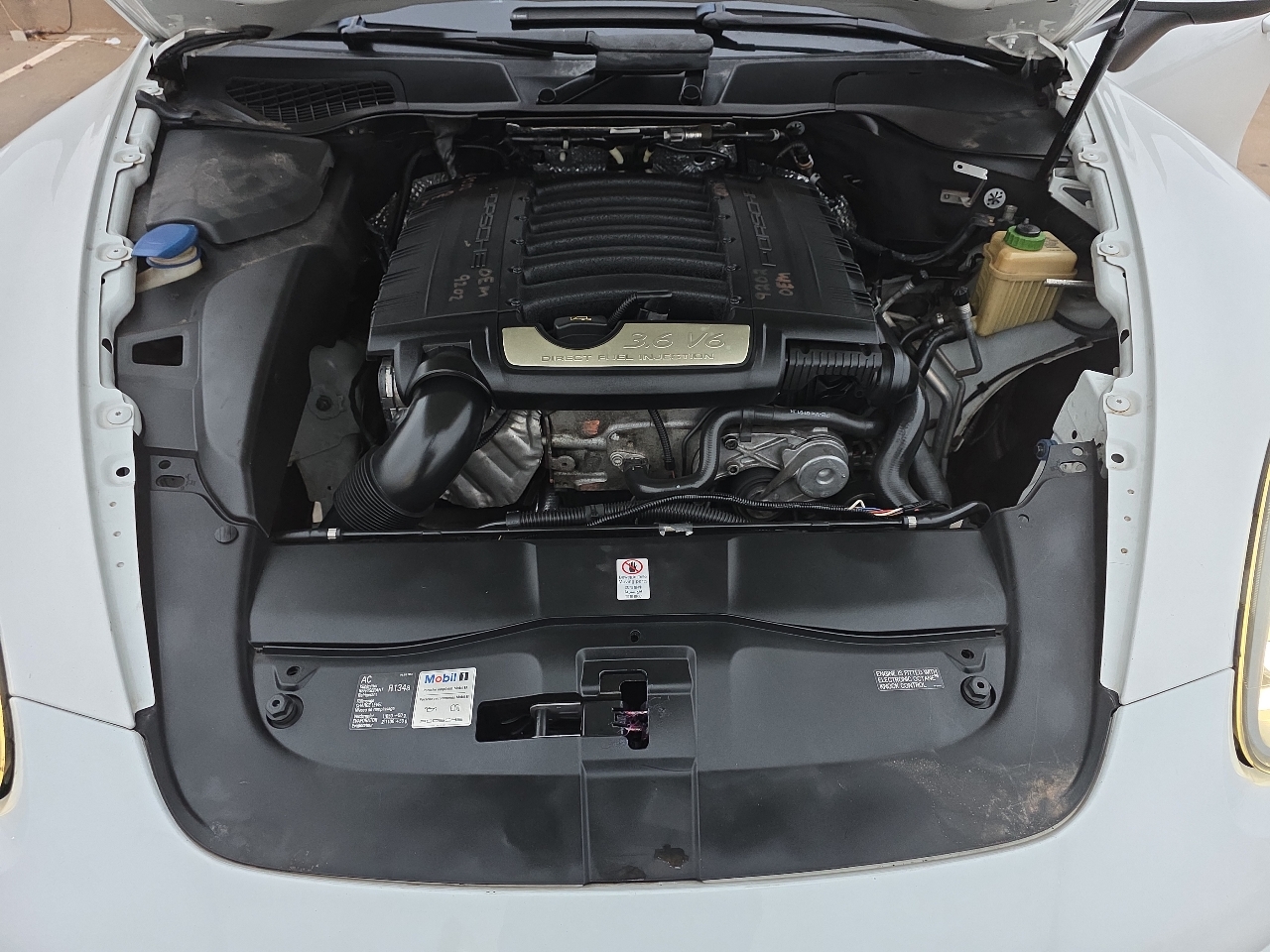 Porsche Cayenne AWD 4dr Platinum Edition 2014