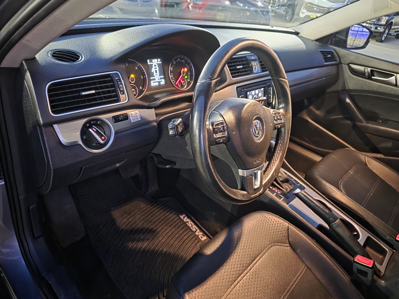 Volkswagen Passat 4dr Sdn 2.0L DSG TDI SE w/Sunroof & Nav 2014