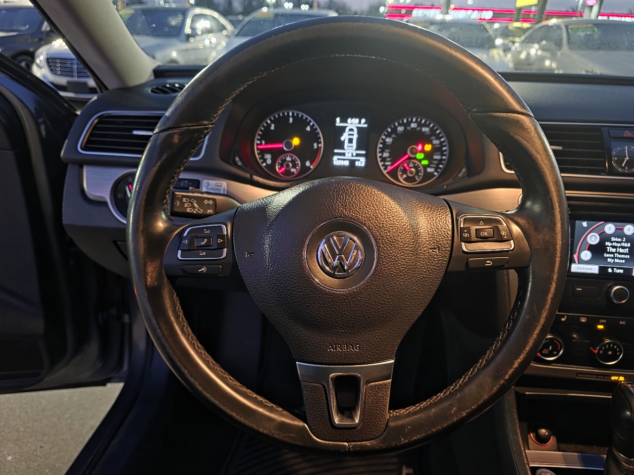 Volkswagen Passat 4dr Sdn 2.0L DSG TDI SE w/Sunroof & Nav 2014