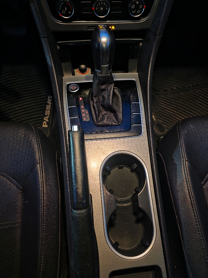 Volkswagen Passat 4dr Sdn 2.0L DSG TDI SE w/Sunroof & Nav 2014