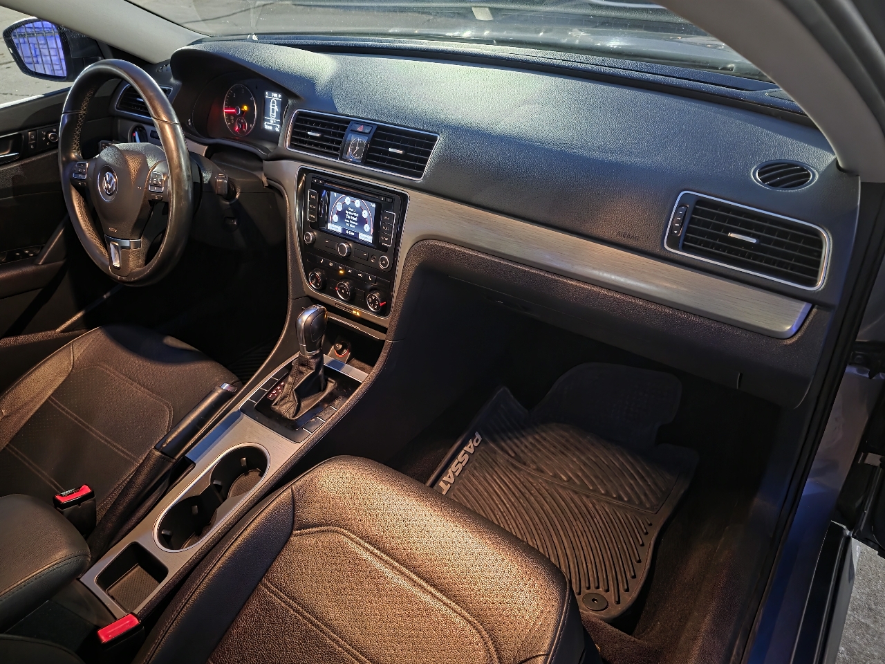 Volkswagen Passat 4dr Sdn 2.0L DSG TDI SE w/Sunroof & Nav 2014