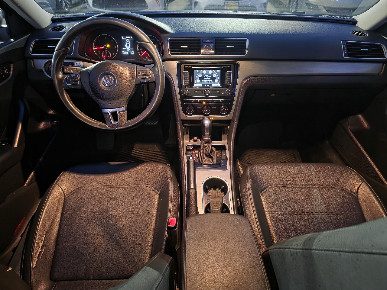 Volkswagen Passat 4dr Sdn 2.0L DSG TDI SE w/Sunroof & Nav 2014