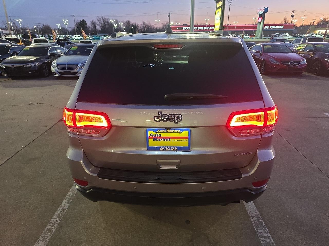 Jeep Grand Cherokee Laredo 4x2 2017