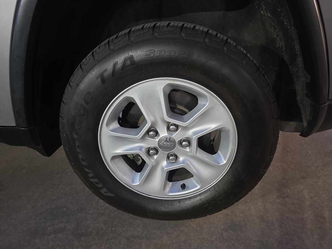 Jeep Grand Cherokee Laredo 4x2 2017