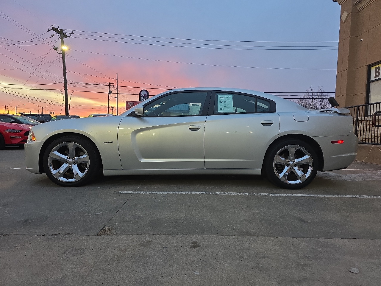 Dodge Charger 4dr Sdn RT RWD 2012