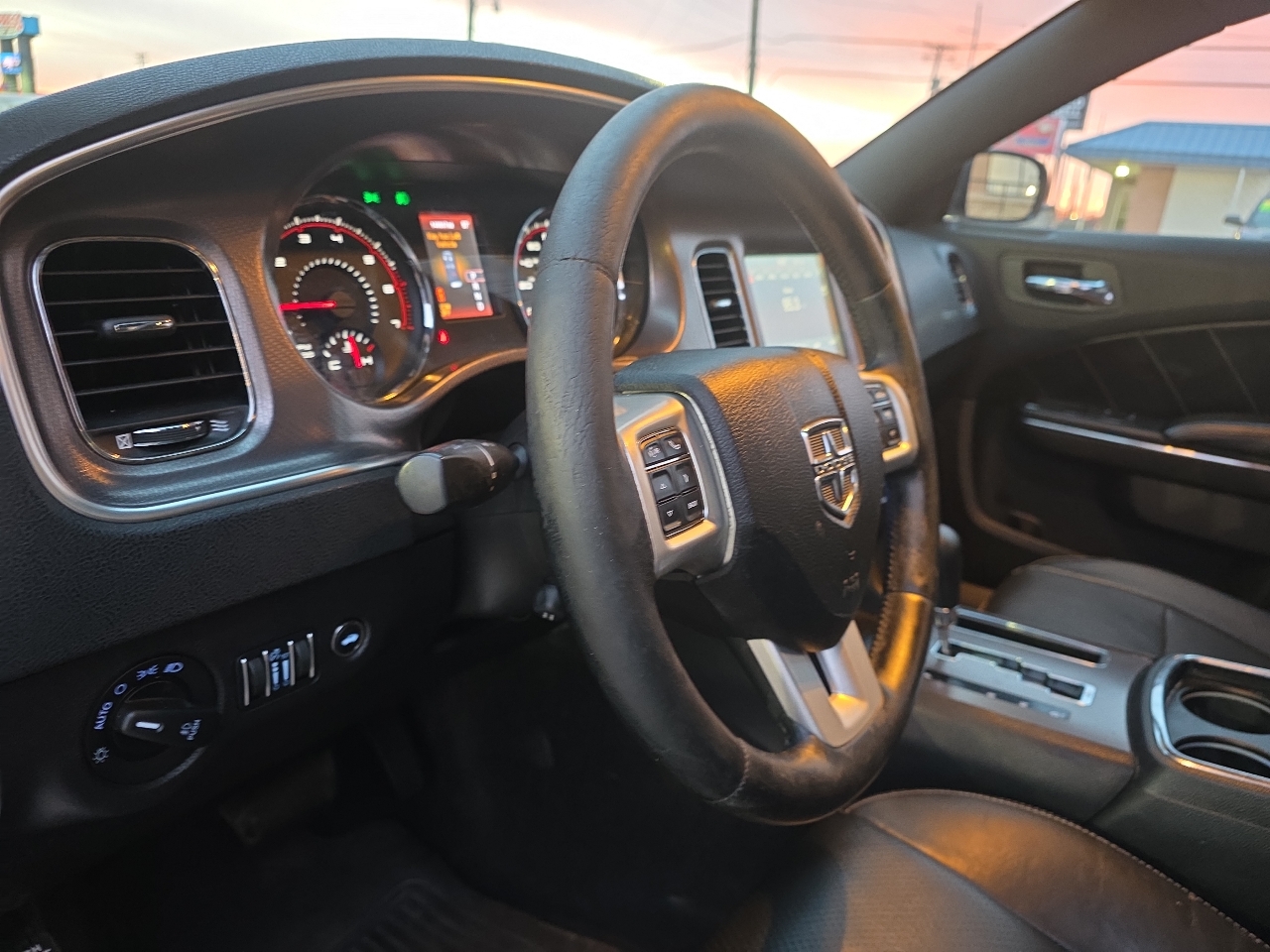 Dodge Charger 4dr Sdn RT RWD 2012