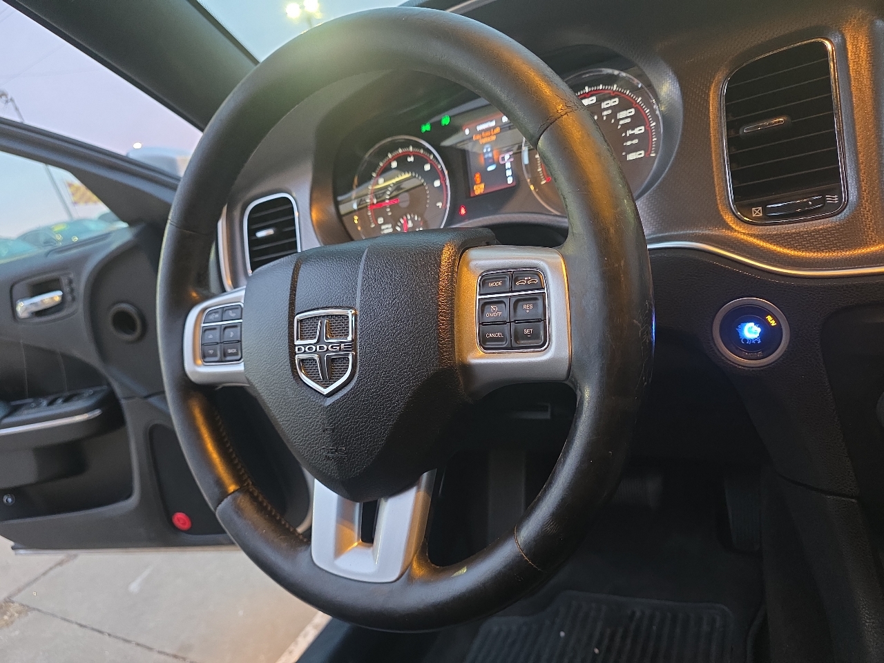 Dodge Charger 4dr Sdn RT RWD 2012