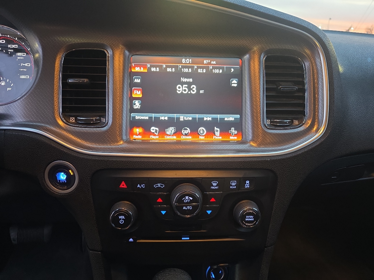 Dodge Charger 4dr Sdn RT RWD 2012