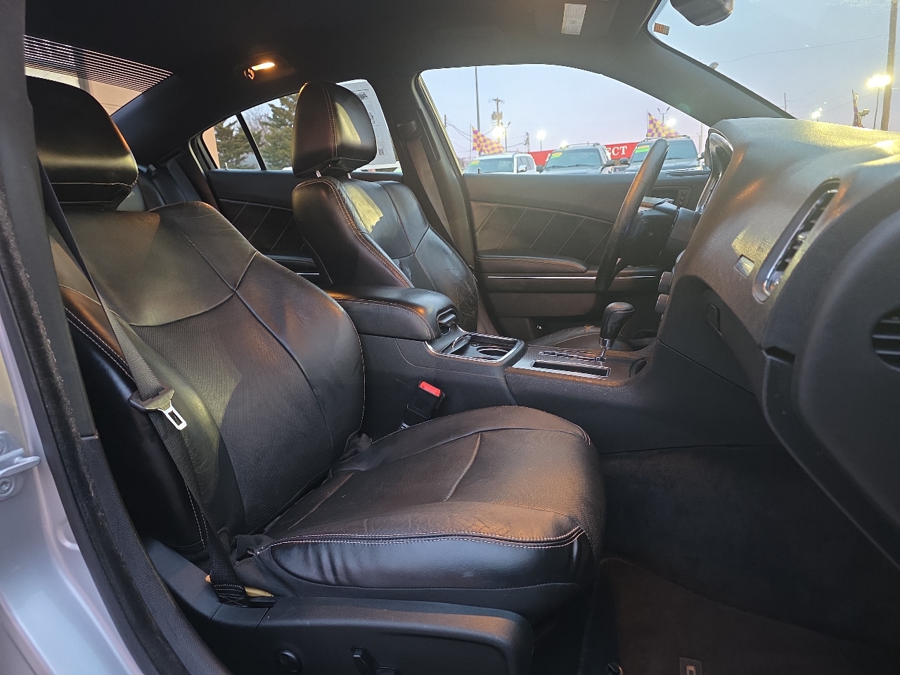 Dodge Charger 4dr Sdn RT RWD 2012