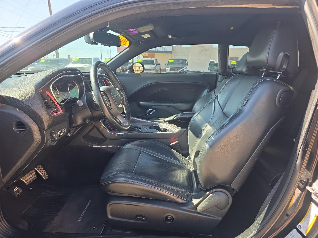 Dodge Challenger 2dr Cpe SXT 2016