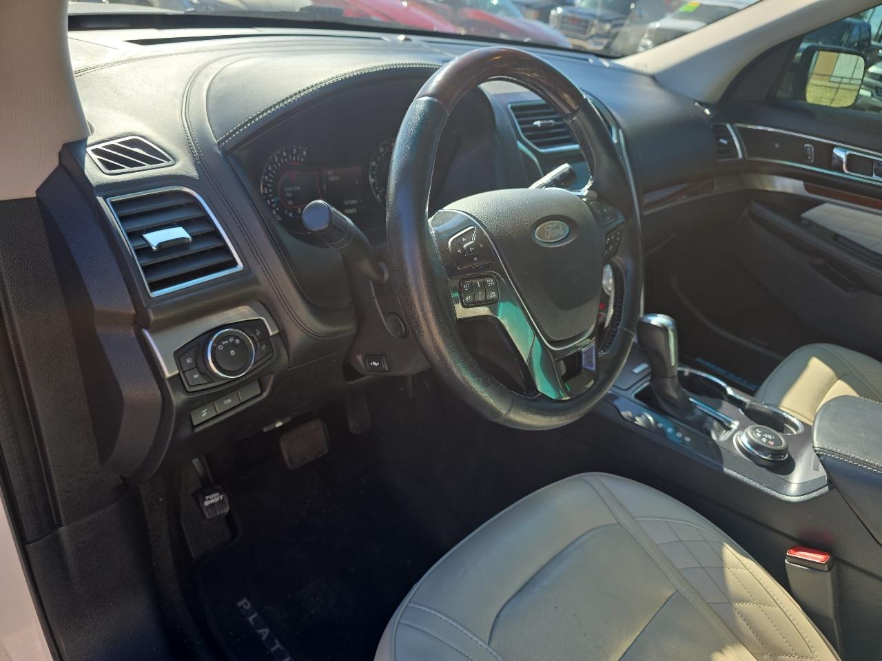 Ford Explorer 4WD 4dr Platinum 2016