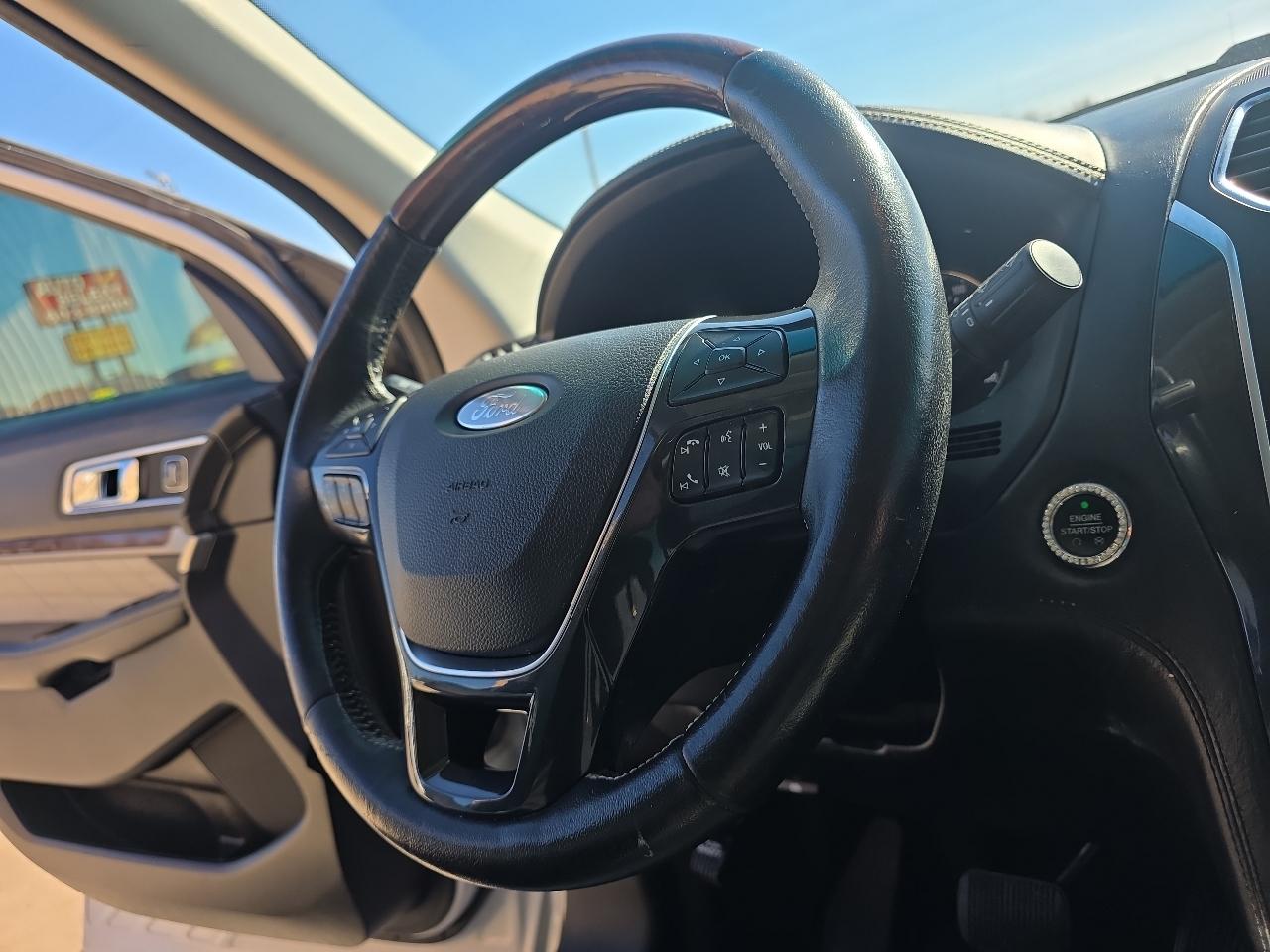 Ford Explorer 4WD 4dr Platinum 2016