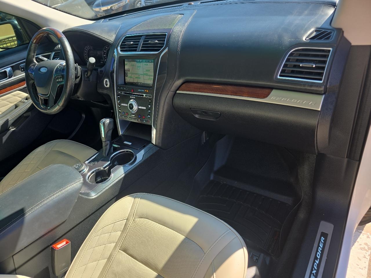 Ford Explorer 4WD 4dr Platinum 2016