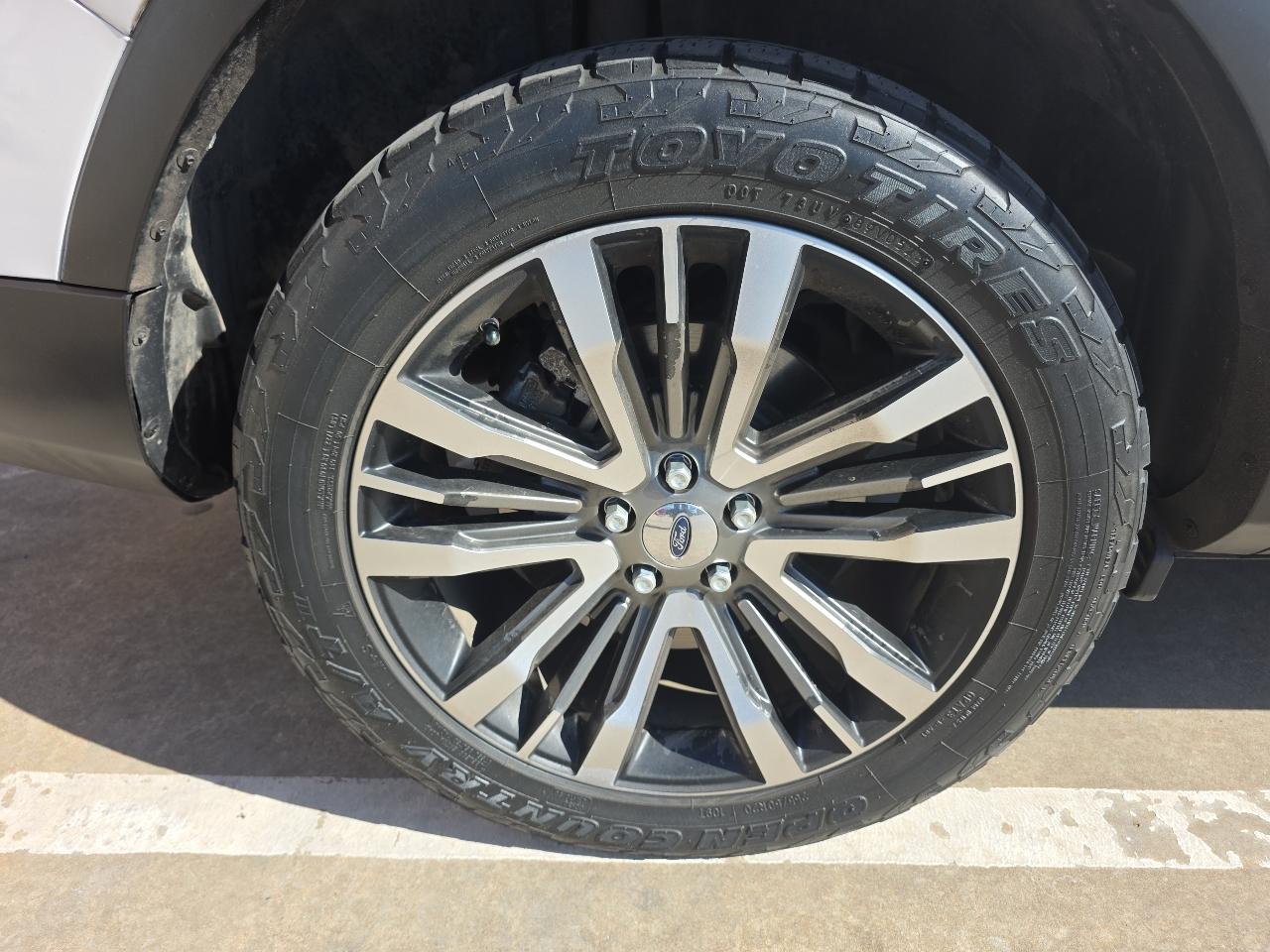 Ford Explorer 4WD 4dr Platinum 2016