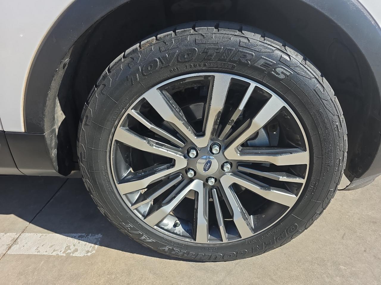 Ford Explorer 4WD 4dr Platinum 2016