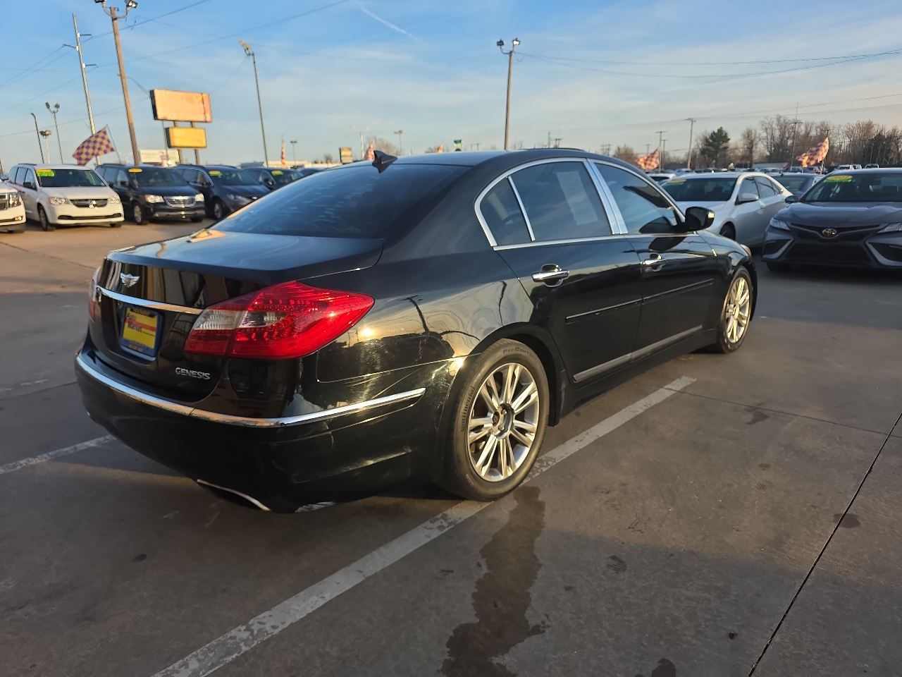 Hyundai Genesis 4dr Sdn V6 3.8L 2013