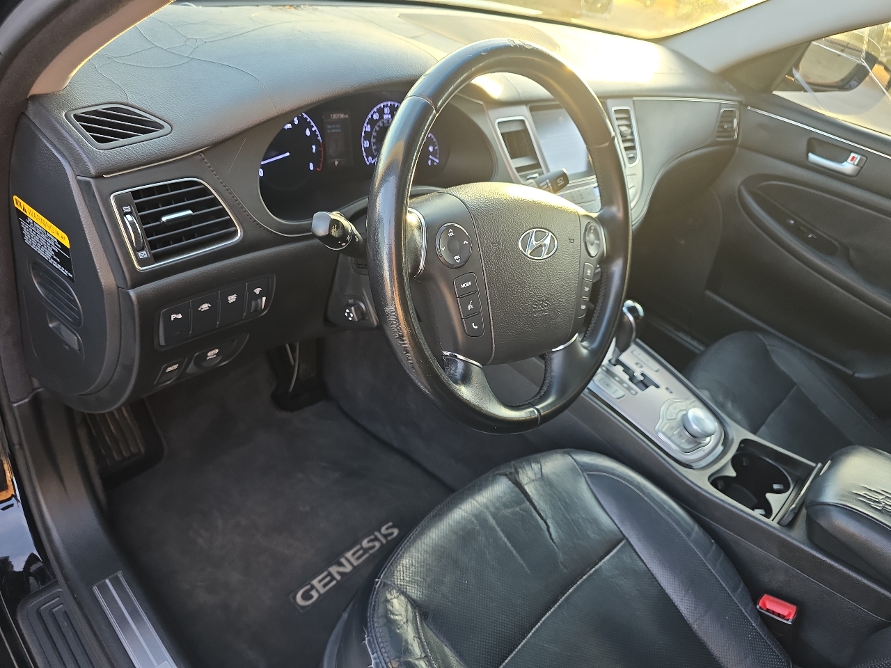 Hyundai Genesis 4dr Sdn V6 3.8L 2013