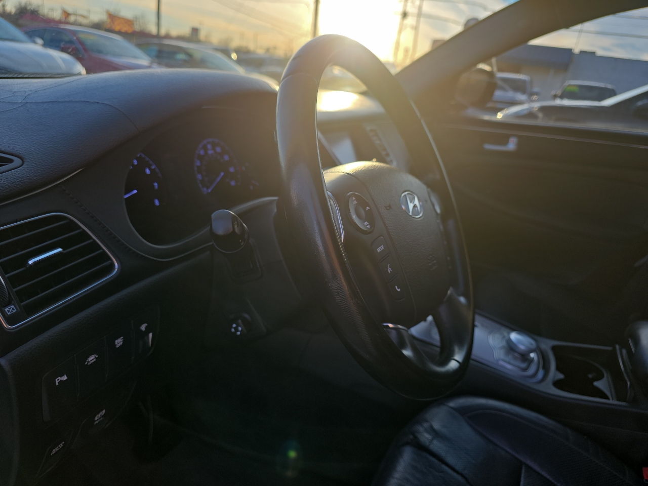 Hyundai Genesis 4dr Sdn V6 3.8L 2013