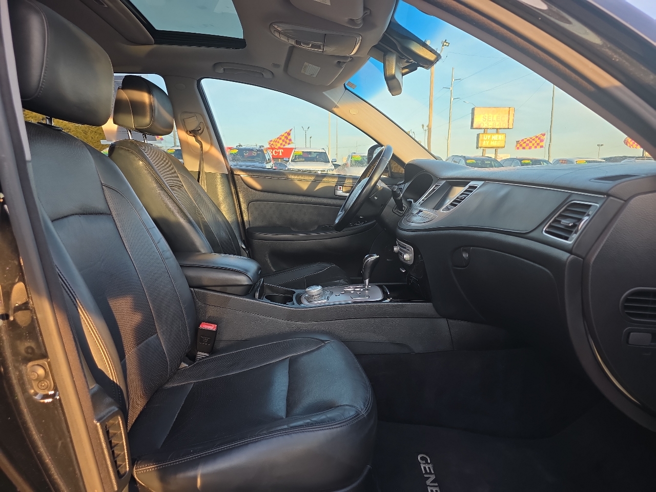 Hyundai Genesis 4dr Sdn V6 3.8L 2013