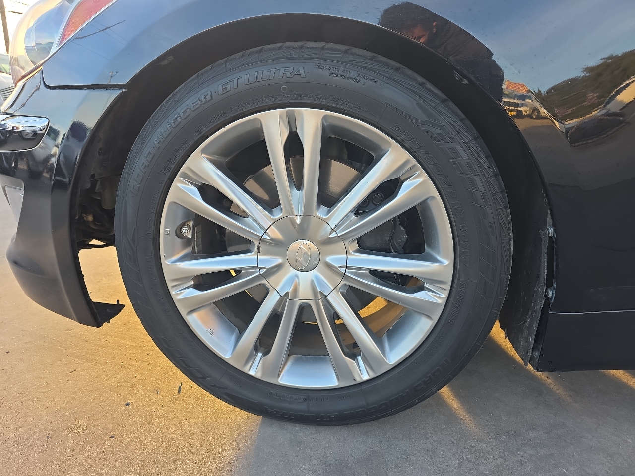 Hyundai Genesis 4dr Sdn V6 3.8L 2013