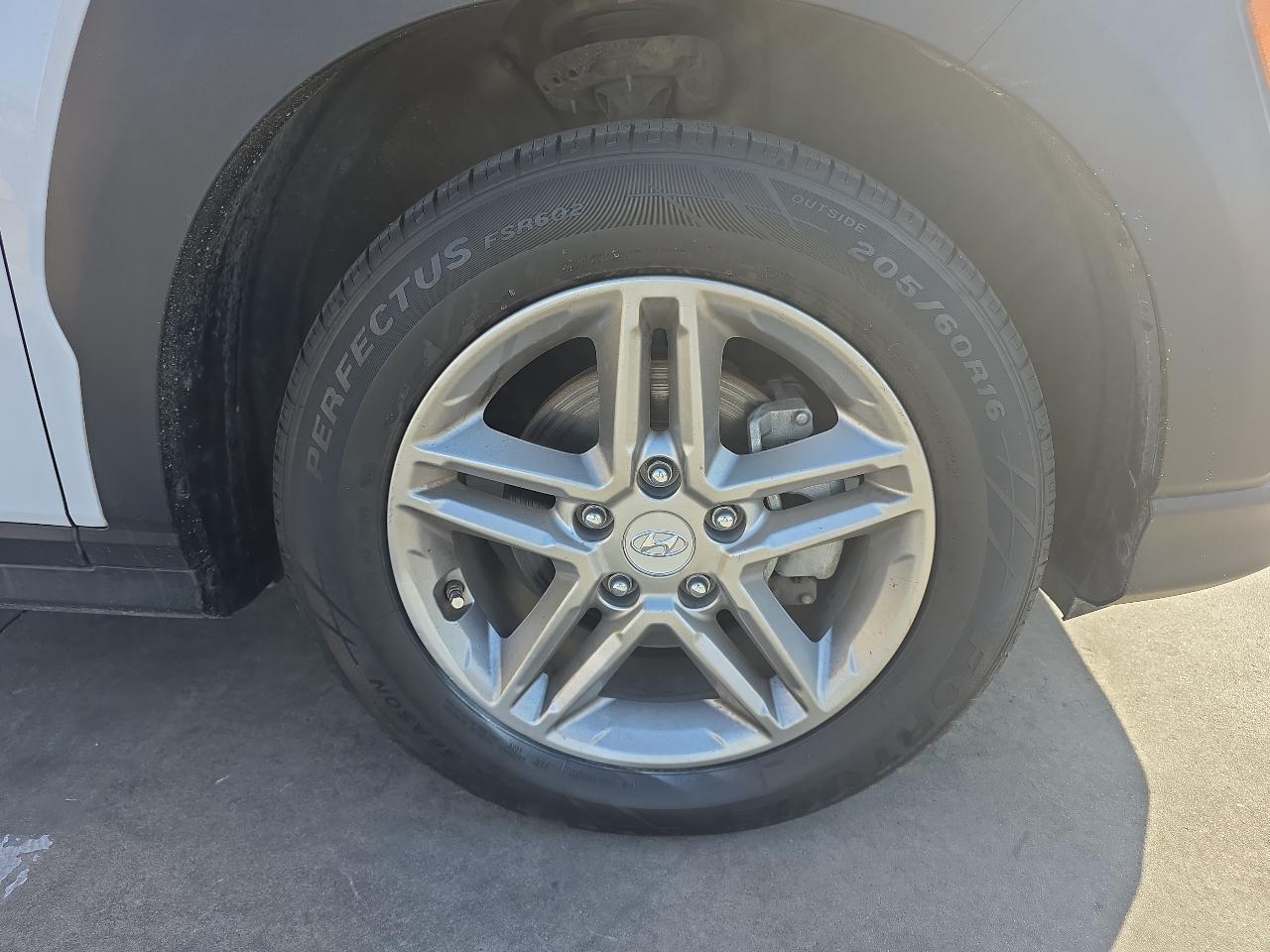 Hyundai Kona SE Auto FWD 2019