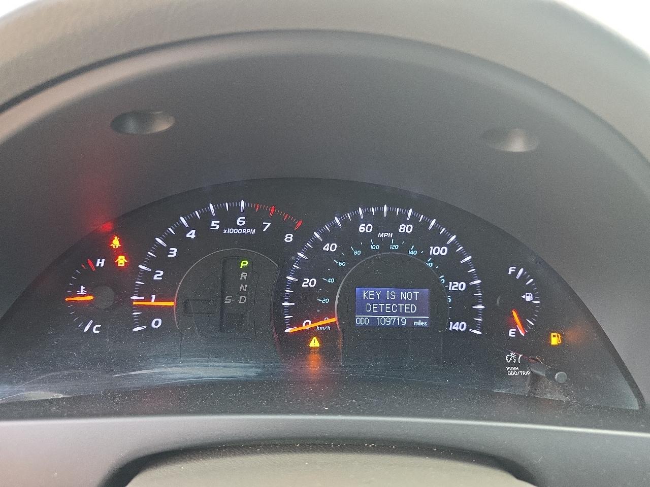 Toyota Camry 4dr Sdn I4 Auto XLE (Natl) 2011