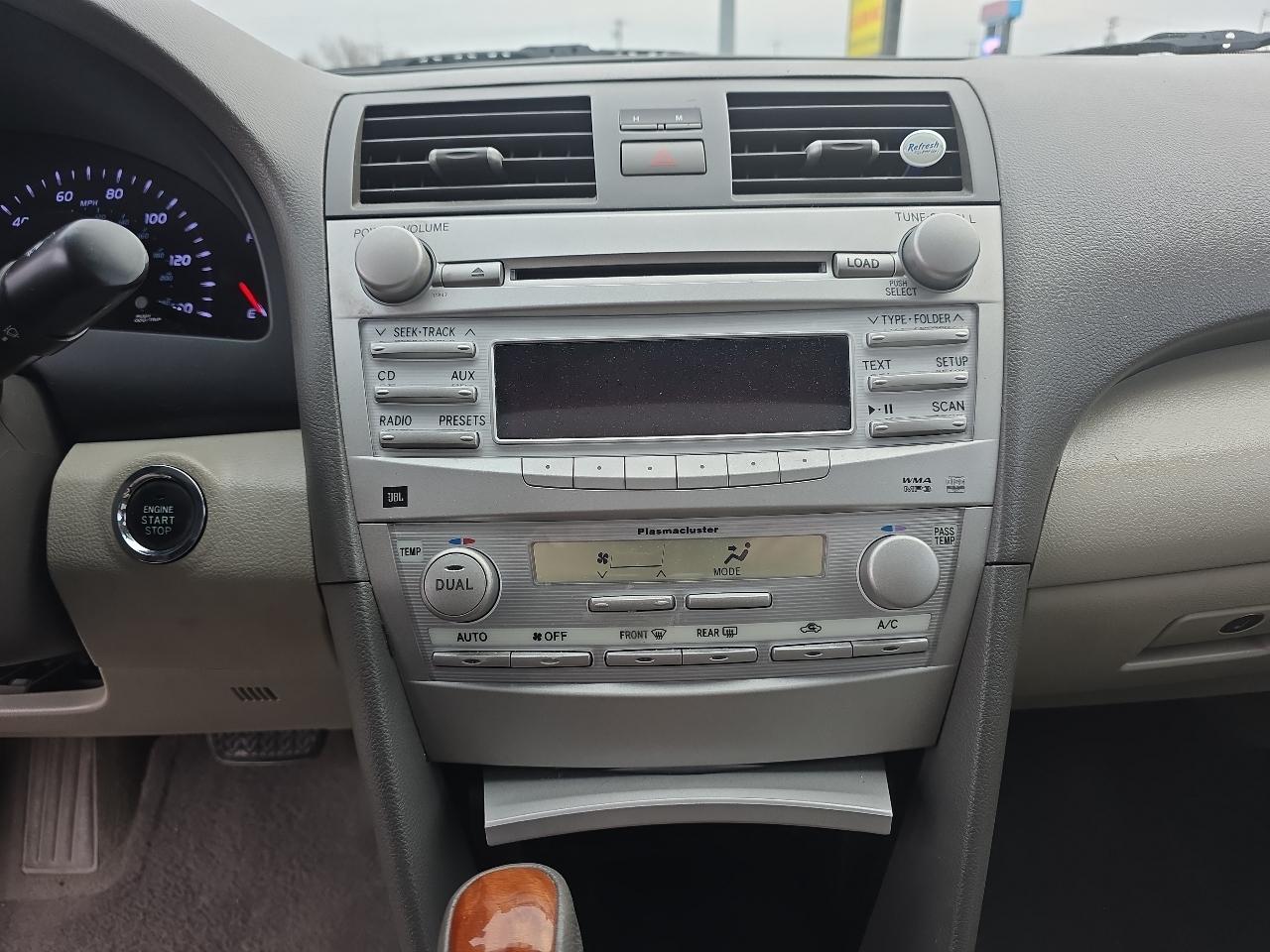 Toyota Camry 4dr Sdn I4 Auto XLE (Natl) 2011