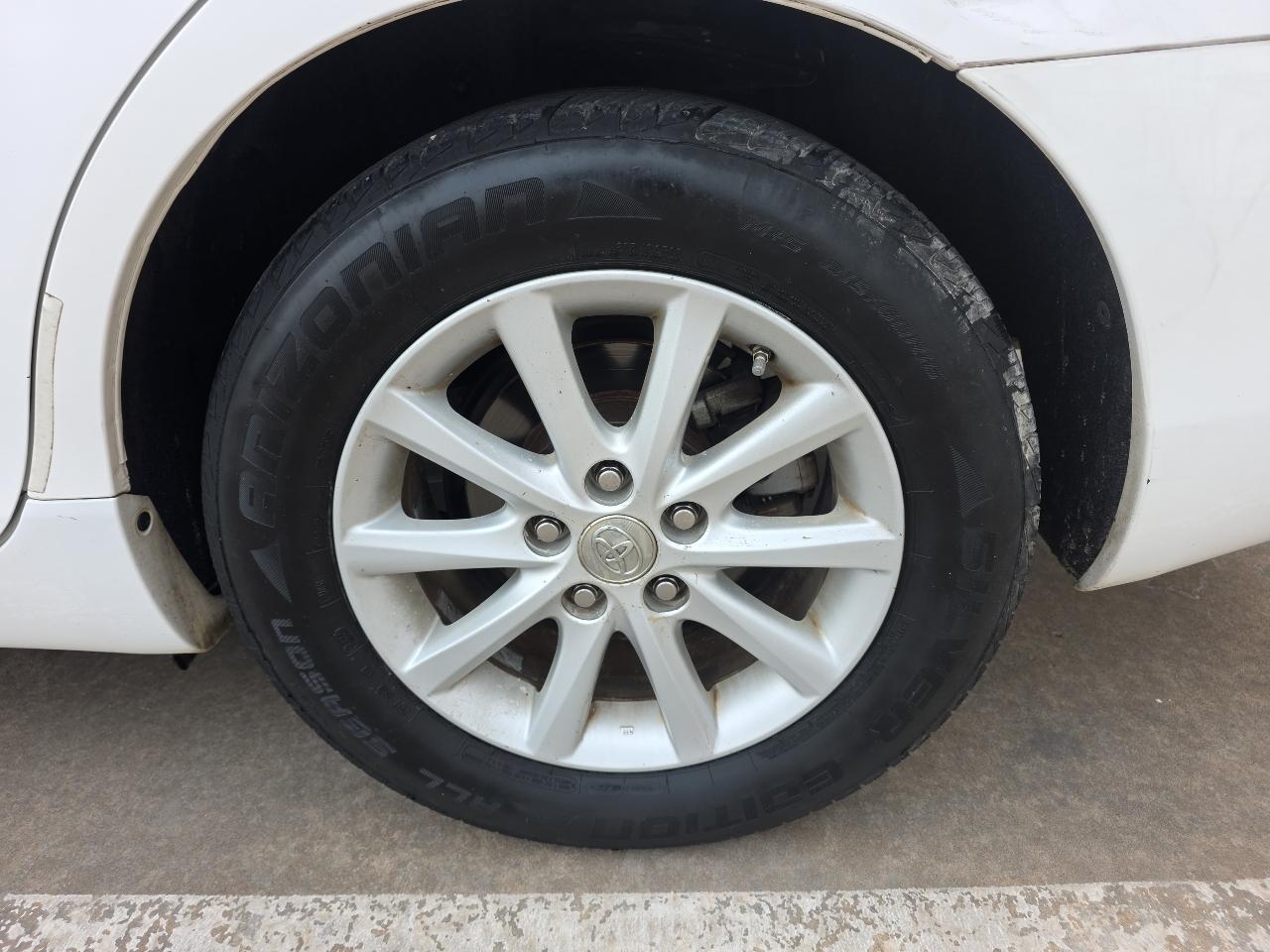 Toyota Camry 4dr Sdn I4 Auto XLE (Natl) 2011