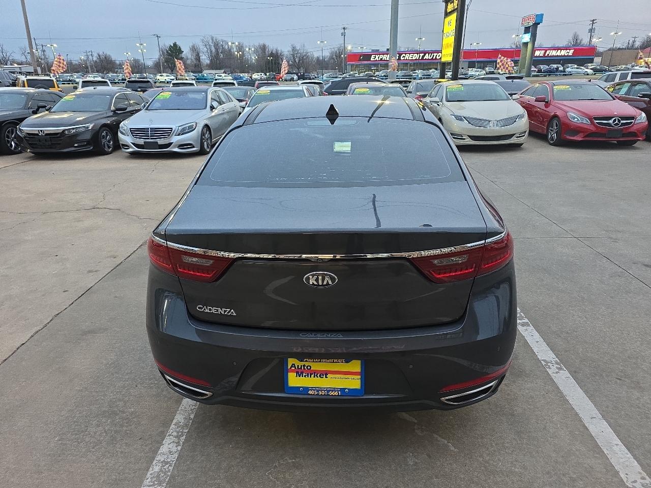 Kia Cadenza Premium Sedan 2017
