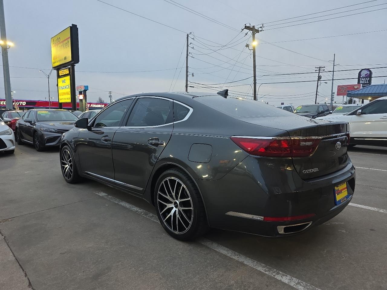 Kia Cadenza Premium Sedan 2017