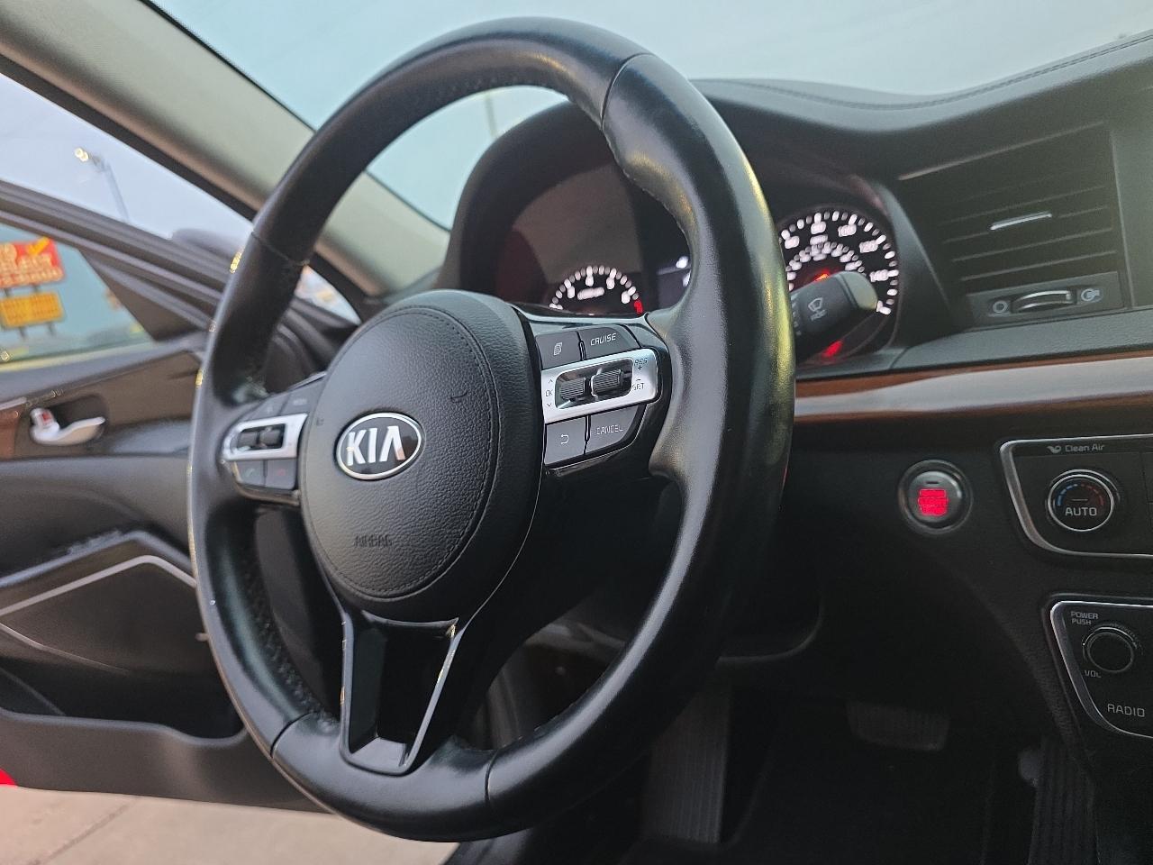 Kia Cadenza Premium Sedan 2017