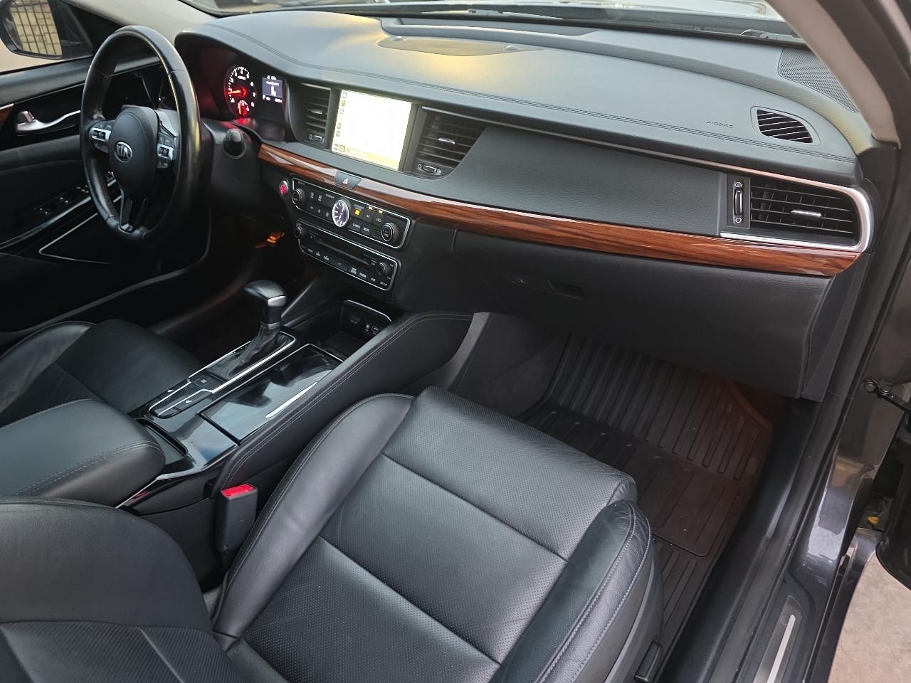 Kia Cadenza Premium Sedan 2017