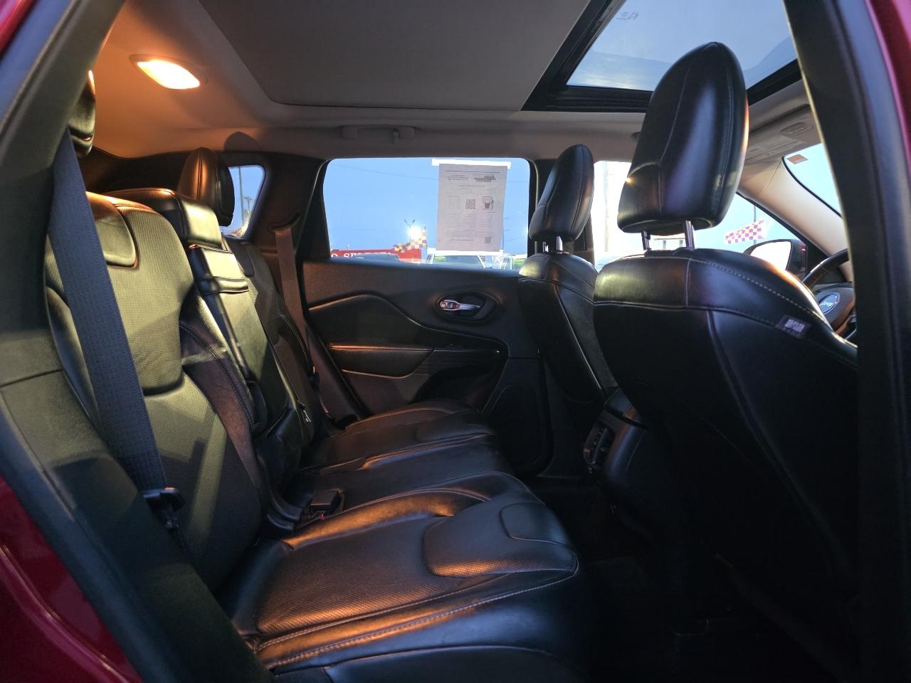 Jeep Cherokee FWD 4dr Limited 2015