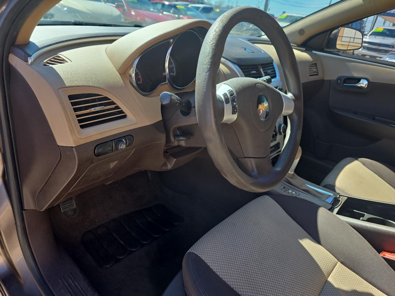 Chevrolet Malibu 4dr Sdn LS w/1LS 2011