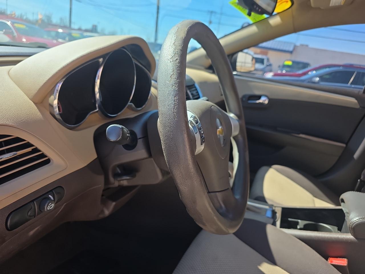 Chevrolet Malibu 4dr Sdn LS w/1LS 2011