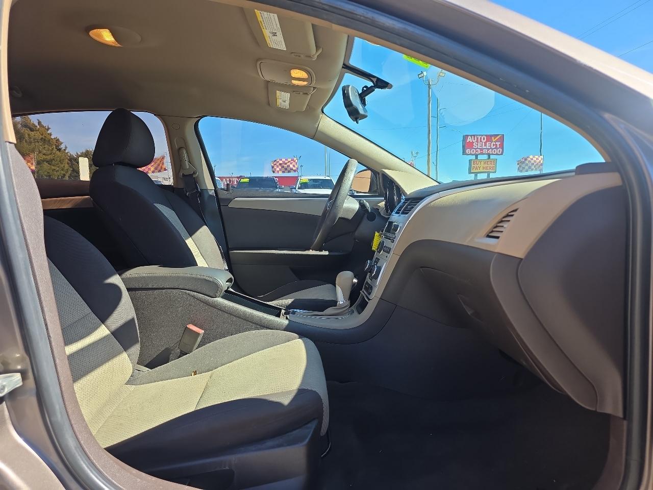 Chevrolet Malibu 4dr Sdn LS w/1LS 2011