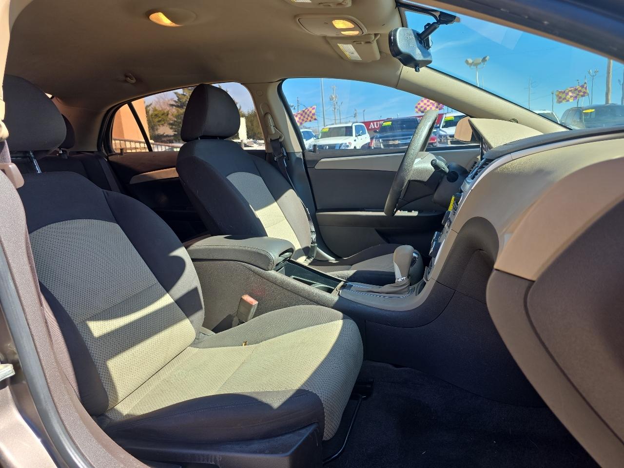 Chevrolet Malibu 4dr Sdn LS w/1LS 2011