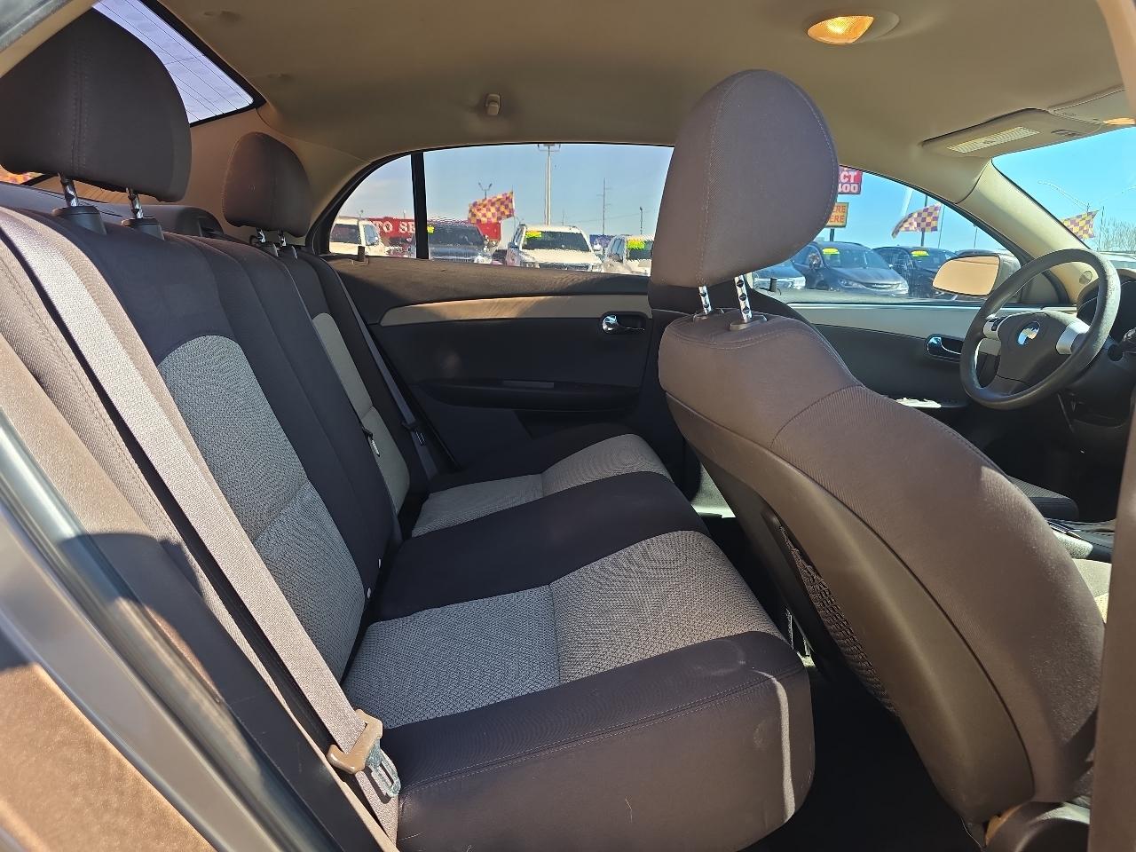 Chevrolet Malibu 4dr Sdn LS w/1LS 2011