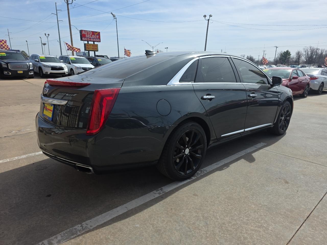 Cadillac XTS 4dr Sdn Luxury FWD 2017