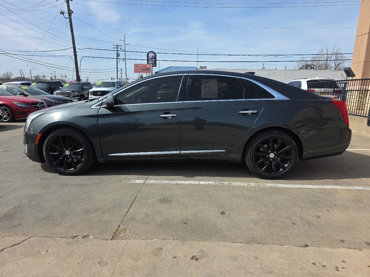 Cadillac XTS 4dr Sdn Luxury FWD 2017