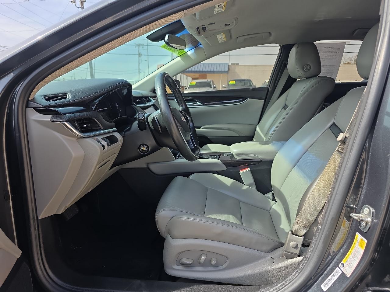 Cadillac XTS 4dr Sdn Luxury FWD 2017