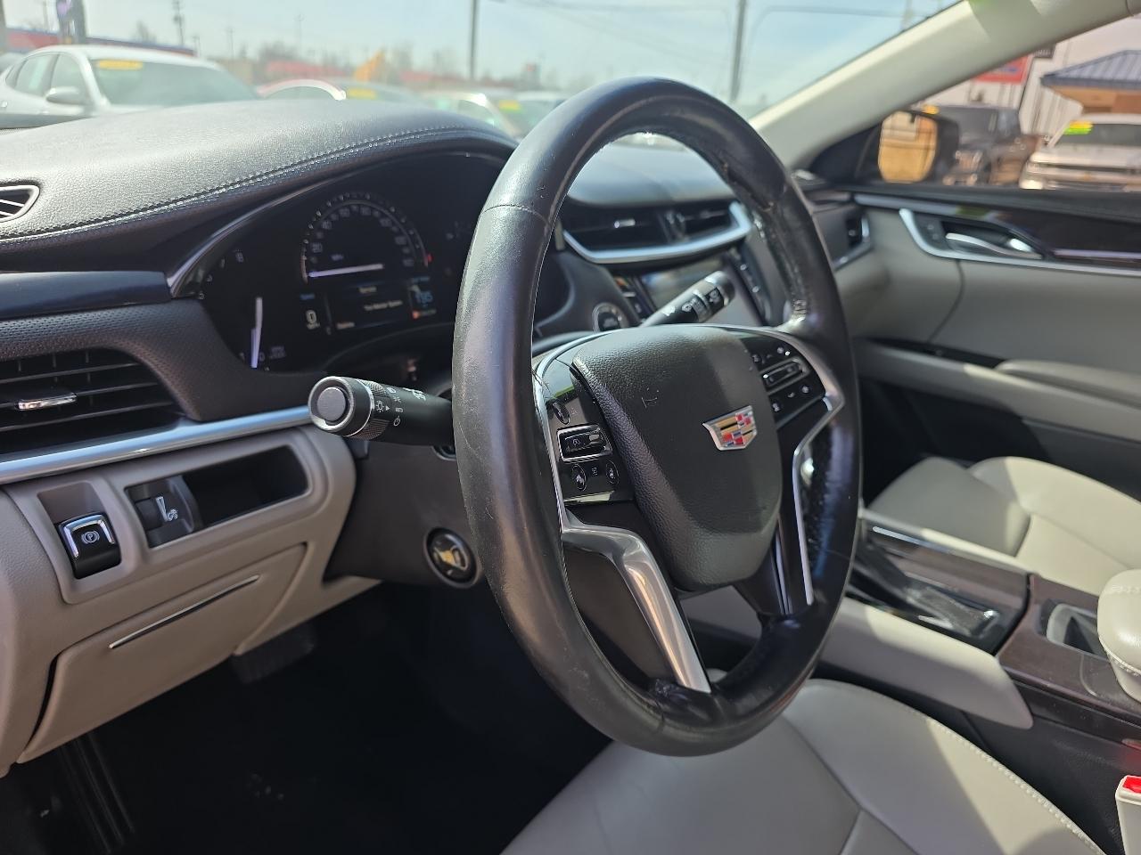 Cadillac XTS 4dr Sdn Luxury FWD 2017