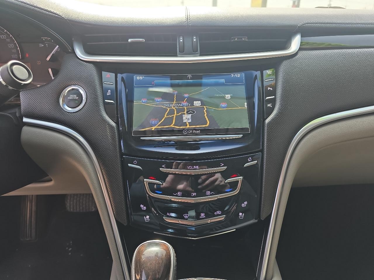 Cadillac XTS 4dr Sdn Luxury FWD 2017