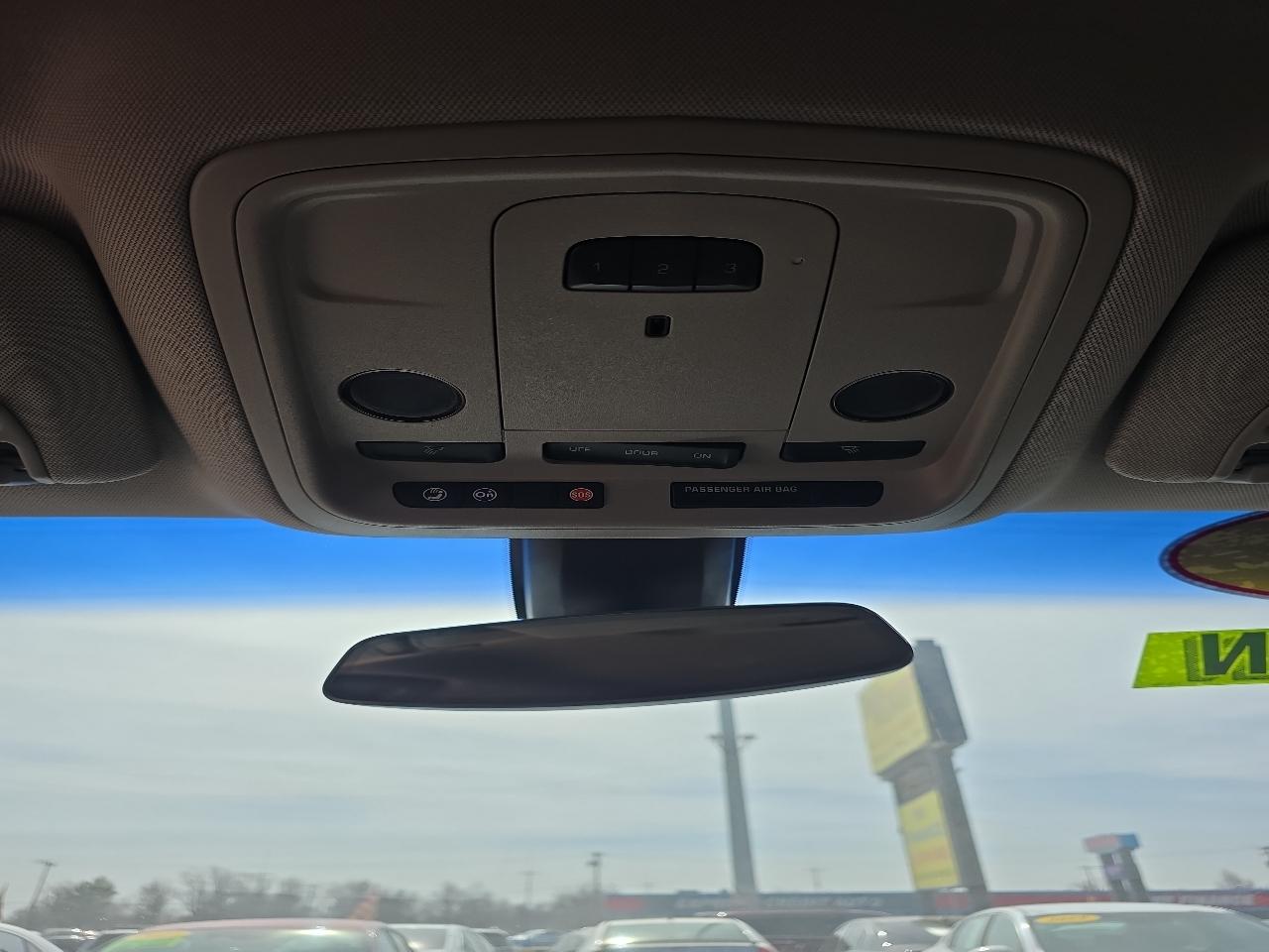 Cadillac XTS 4dr Sdn Luxury FWD 2017