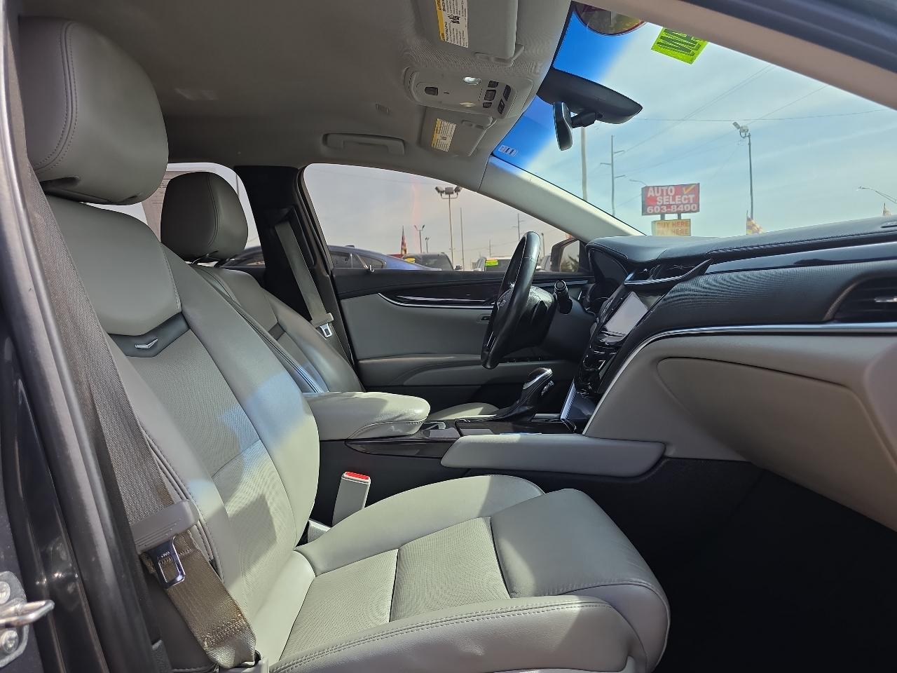 Cadillac XTS 4dr Sdn Luxury FWD 2017