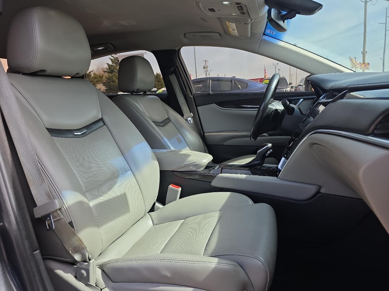 Cadillac XTS 4dr Sdn Luxury FWD 2017