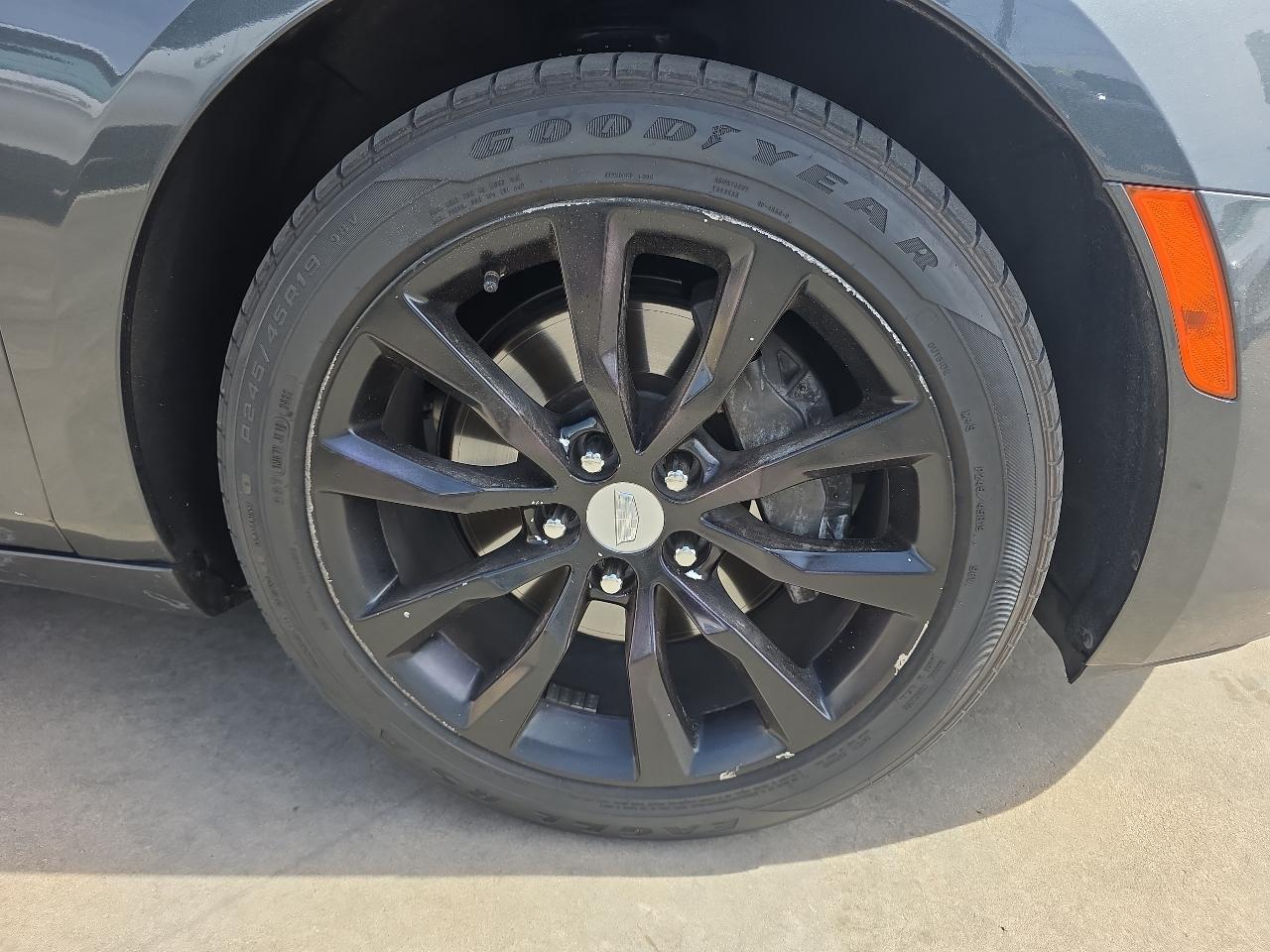 Cadillac XTS 4dr Sdn Luxury FWD 2017